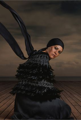 Tiri: Te Araroa Woman Far Walking